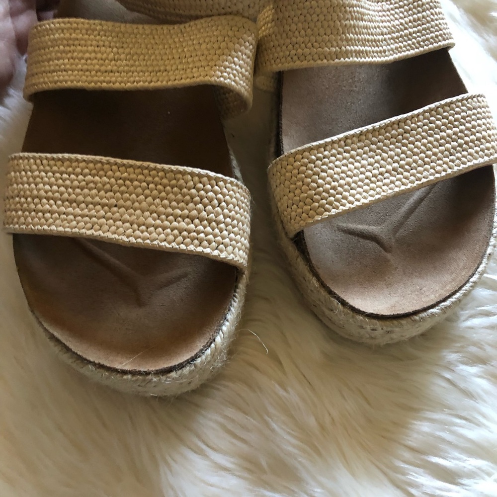 Sandals - Picture 4 of 6
